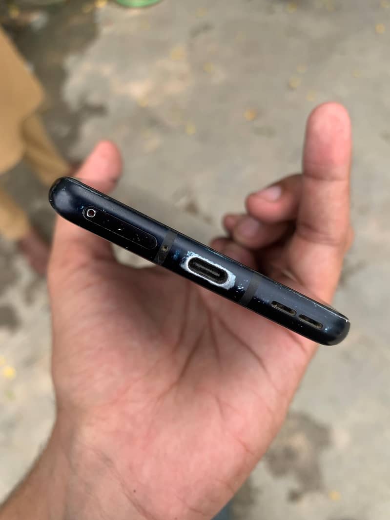 one Plus 8 with line on edge 6