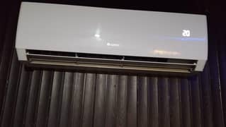 Gree 1.5 ton DC inverter heat and cool