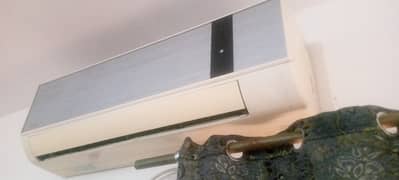 1.5 Ton Gold fin AC non inverter all ok