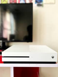 XBox One S . . . 1 tb
