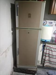 dawlance refrigerator medium small