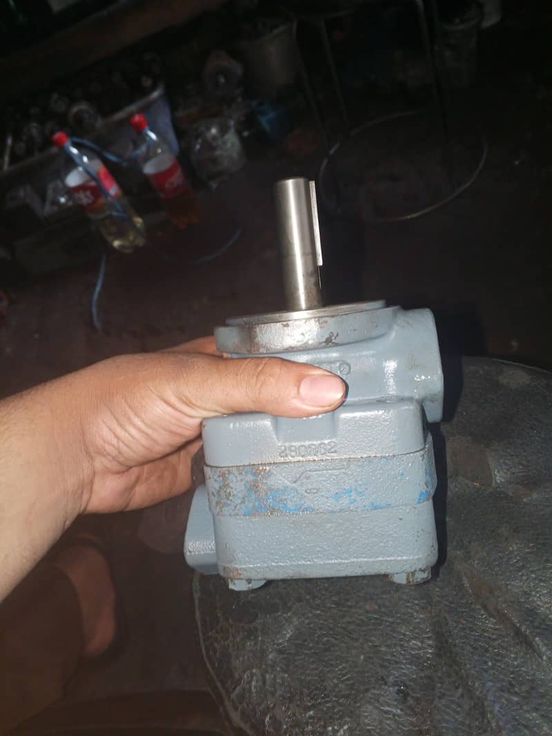 hydraulic pump 9