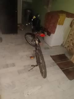 kids cycle Hai 12 se 15 saal K kids aram se Chala sakte Hai. chalti ho
