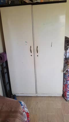 wardrobe white color good storage