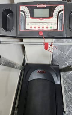 Appolo Treadmil 1.75Hp with belt oil.