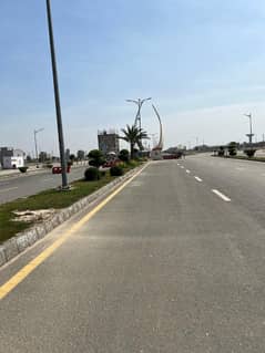10 Marla Plot Available At Hot Location Near To park Mosque & Commercial At Reasonable Price In New Lahore City phase 3