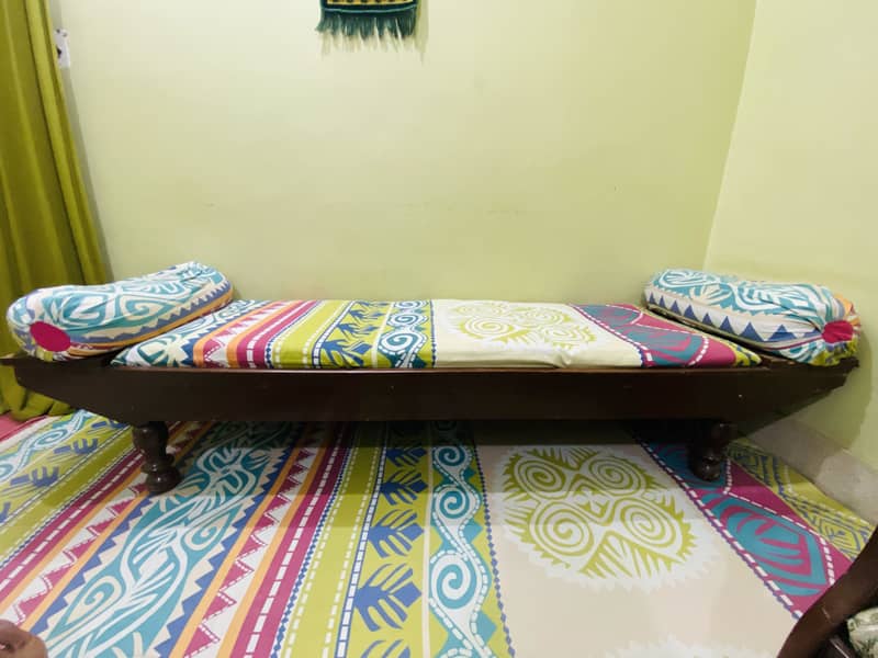 SOFA SET WITH TABLE AND SAHETTE 2
