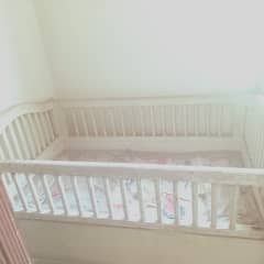 baby cot