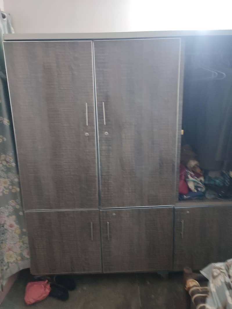 brand new 3 door almari doube 6