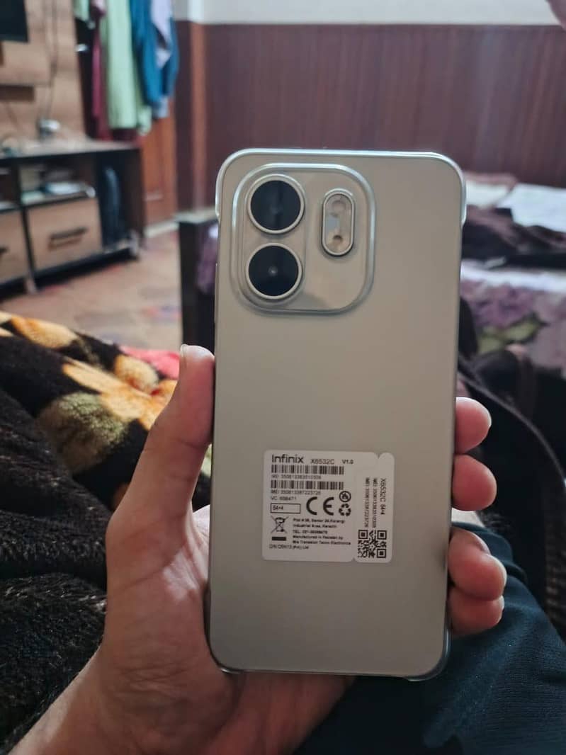Infinix smart 9 4/64 gb condition 10/10 with complete box 0