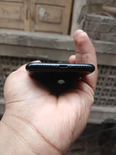 IPHONE SE 2020 NON PTA 64GB WATERPACK BUT BACK BREAK READ ADD CAREFULL