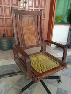 office chair (urgent sale)