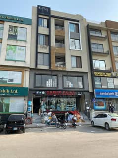 5 MARLA COMMERCIAL PLAZA WITH 550000 MONTHLY RENT INCOME AVAILABLE FOR SALE