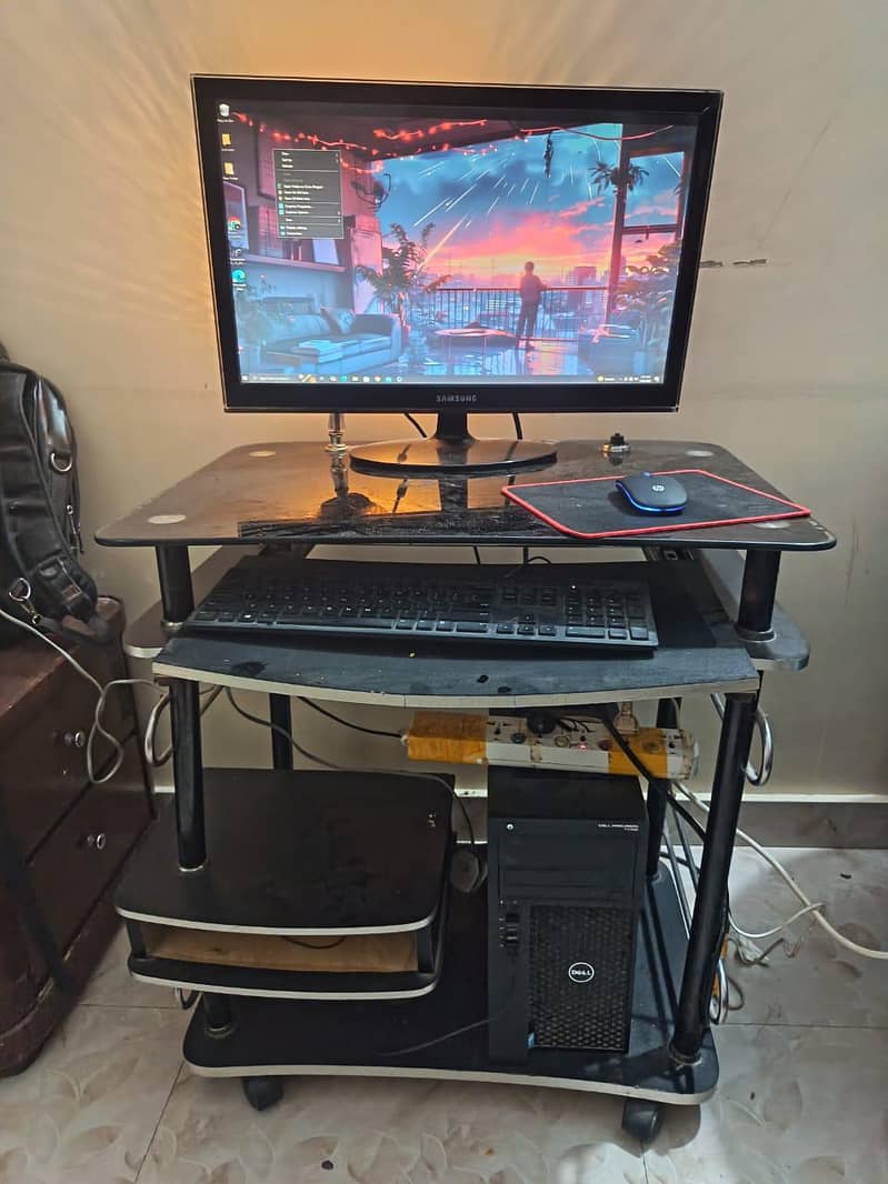 Computer For Sale All components with table 2