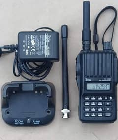 Icom V80 Walkie Talkie Radio