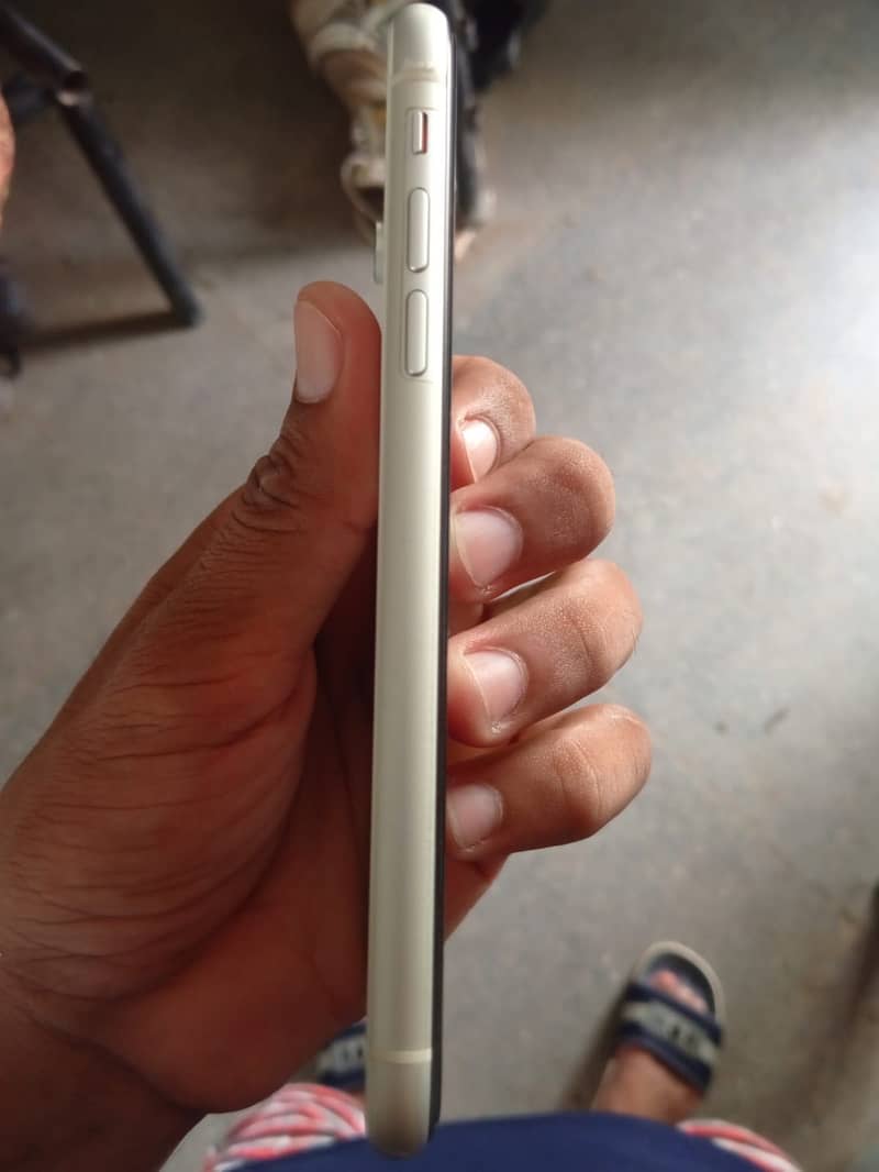Iphone xr pta approve single plus esim 10/10 condition 78% health 4