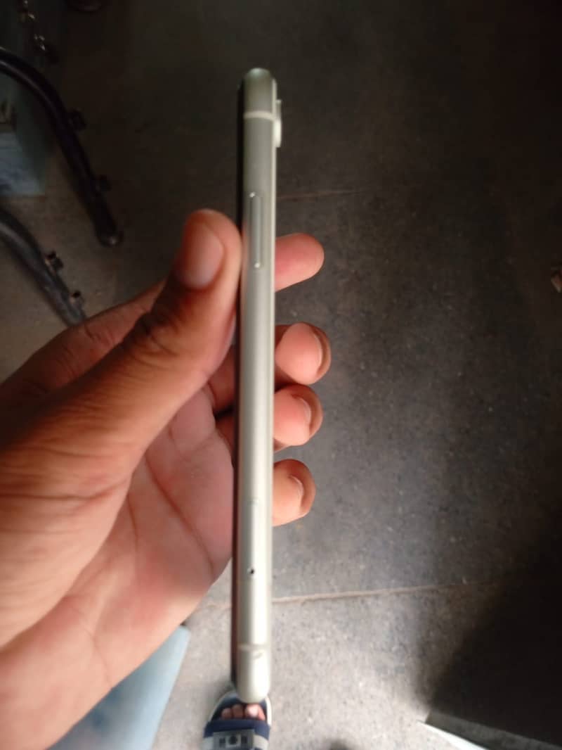 Iphone xr pta approve single plus esim 10/10 condition 78% health 7
