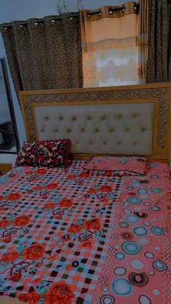 Bed set with metrees and drasing table