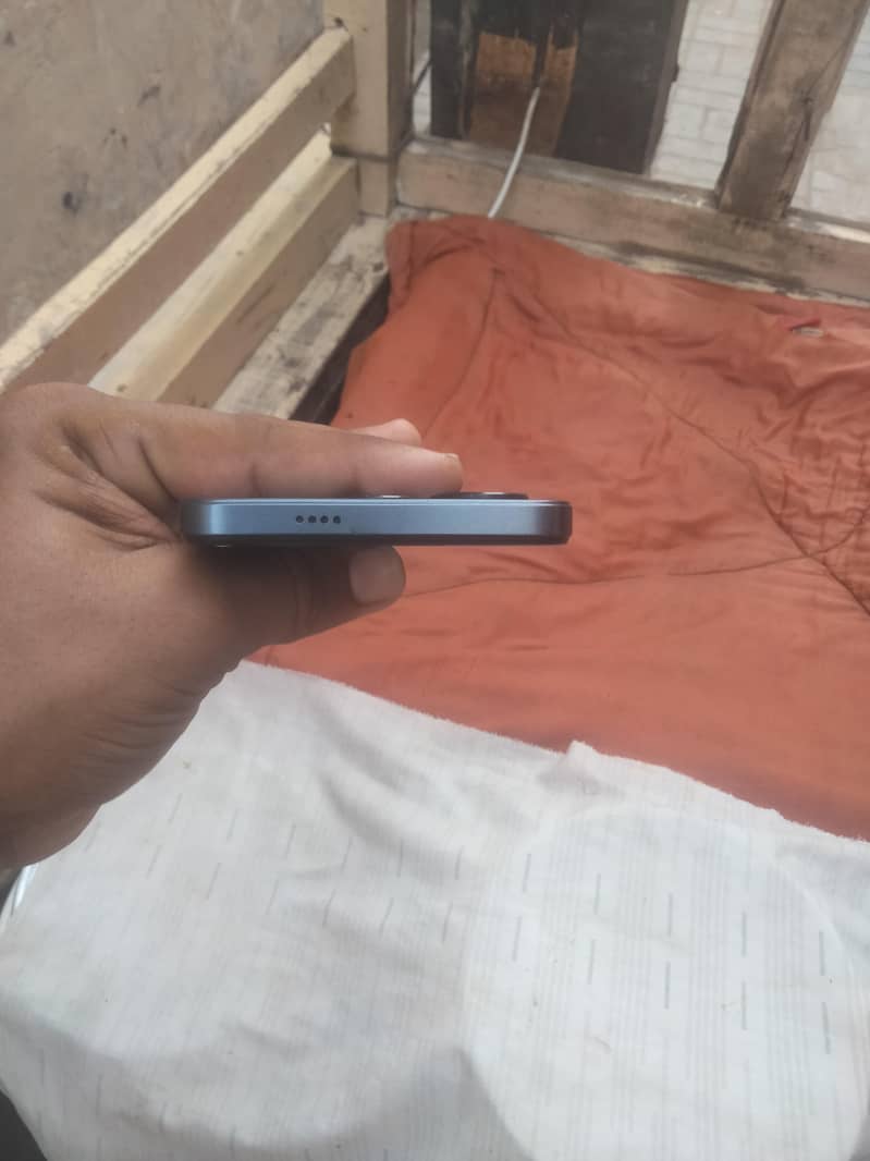 Tecno Spark 20c 4+4.128 with Complete Box 4
