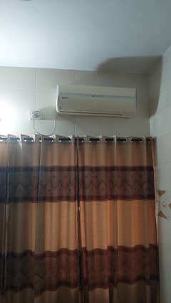 Orient 1 Ton Split AC for urgent sale.