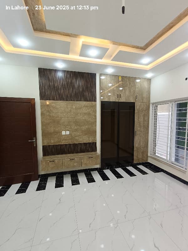 10 Marla double story house for sale in OPF C block block 18