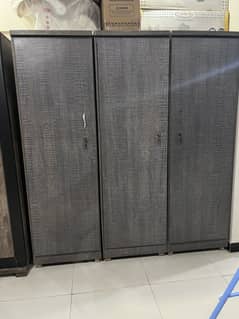3 door wardrobe