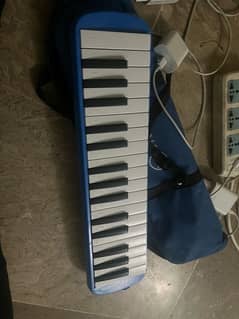 melodica fresh piece only used one month