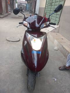 united scooty
