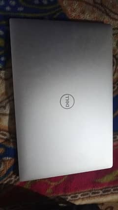 Dell XPS 15 7590