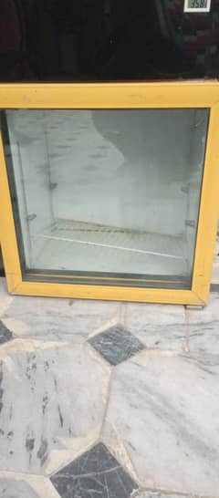 singel door fridge in good condition