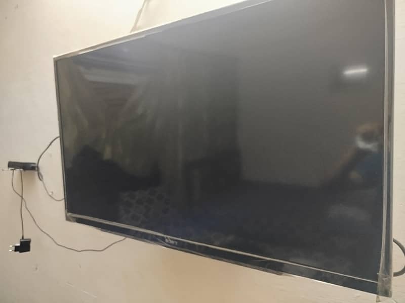 Perfect condition LCD 4