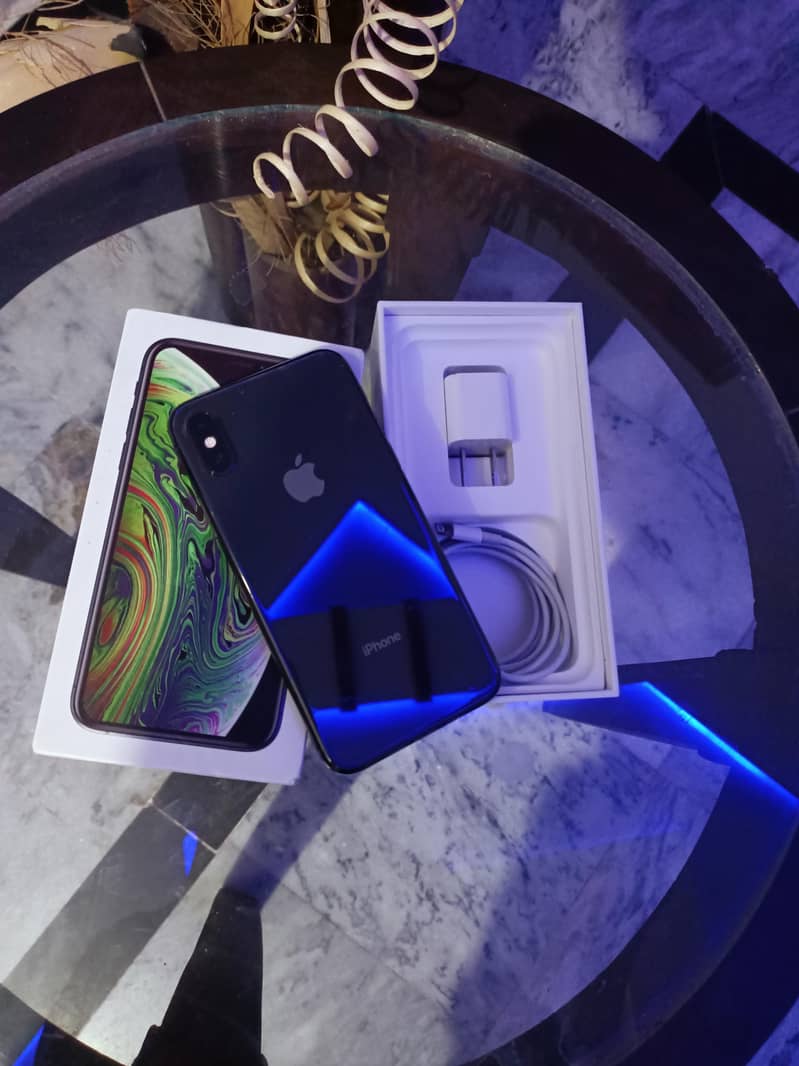 Iphone Xs Box Opened 0