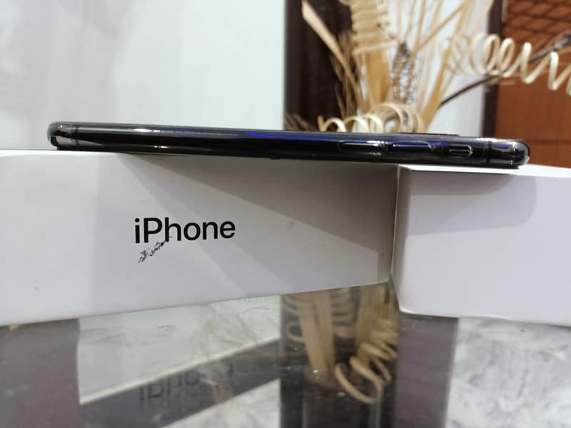 Iphone Xs Box Opened 2