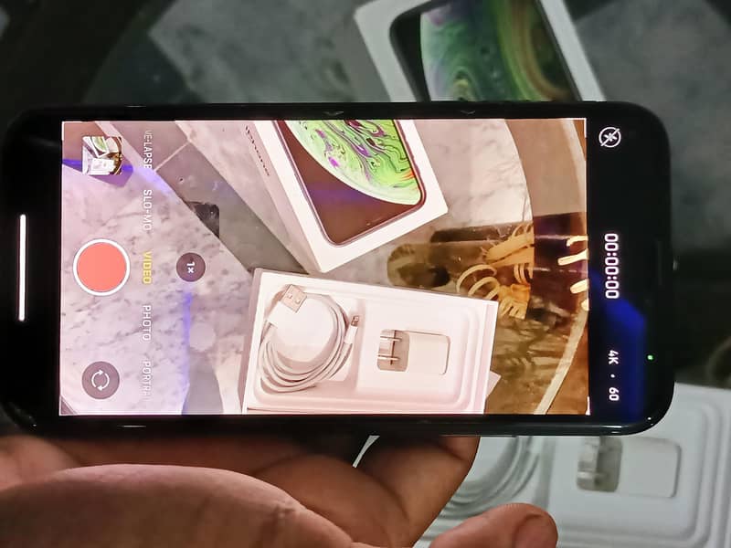 Iphone Xs Box Opened 6