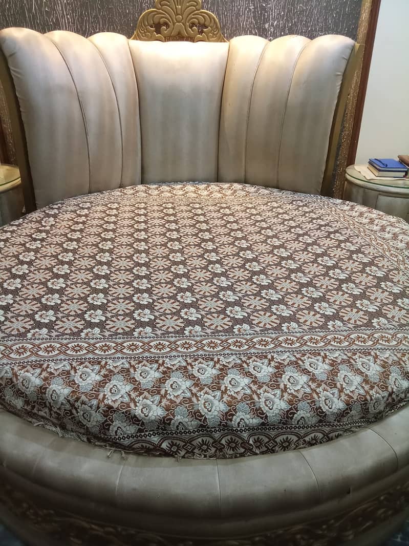 Round Bed with Mattress, side tables, and dressing table 0