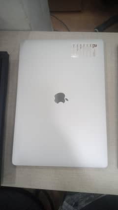 Mac book pro 2019 core I9  32GB RAM512GB sad