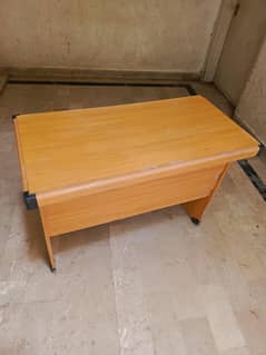 OFFICE TABLE WITH 3 DRAWERS LAMINATED SHEET