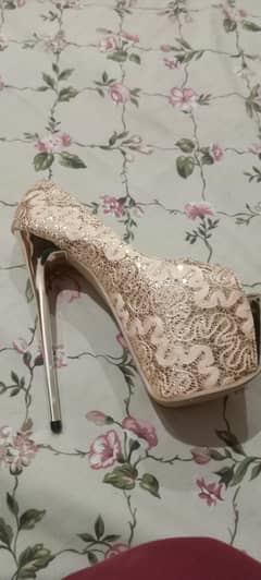 heels in copper
