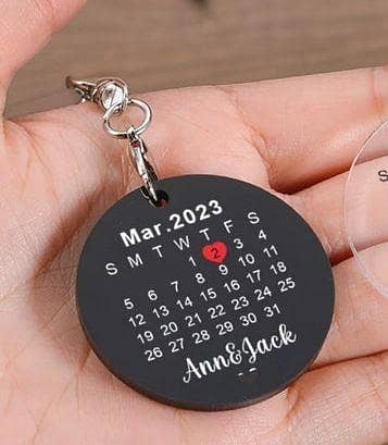 Personalized Acrylic Keychains for Couples - Custom Name and Date Key Accessories