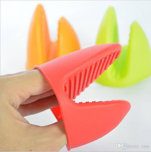 1 Piece Mini Silicone Oven Gloves for Heat Resistance - Ideal for Cooking, BBQ, and Pot Handling