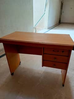 OFFICE TABLE LAMINTED SHEET WITH 3 DARAWERS