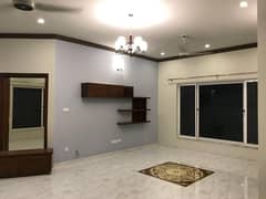 UPPER PORTION FOR RENT, 12 Marla 3 Bedroom Beautiful UPPER PORTION FOR RENT, Gas Seperate Meter 2 Car Parking Space