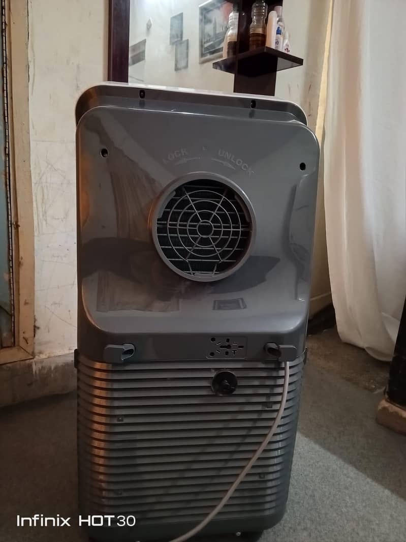 Portable Ac almost new in warranty Heat and Cool in Excelent Condition 3