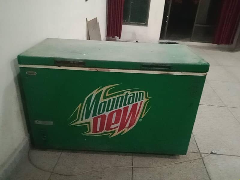 D freezer in Running condition 0