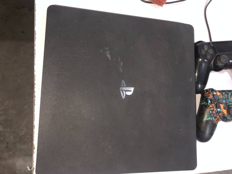 Ps4 1tb with 2 controllers 5