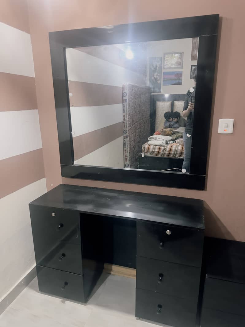 Bed with side tables and dressing table 1
