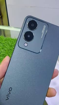 Vivo y17s 10/10 full Box