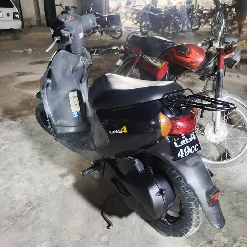 suzuki japanese 49cc fuel scooties 3