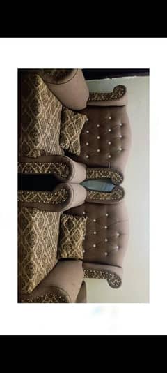 sofa set with spring matres k sat frame bna hua ha conduction good
