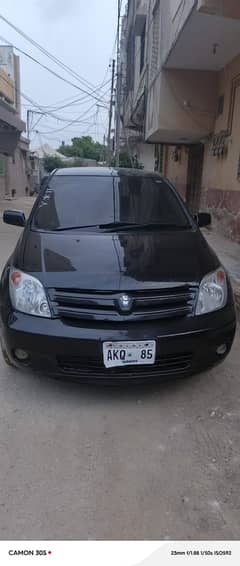 Toyota IST 2003